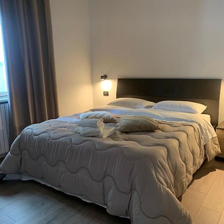 Manara 10 Apartment โกโม ภายนอก รูปภาพ