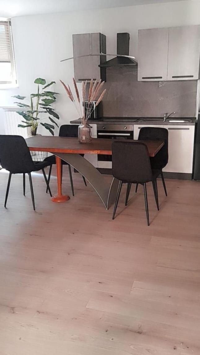 Manara 10 Apartment โกโม ภายนอก รูปภาพ